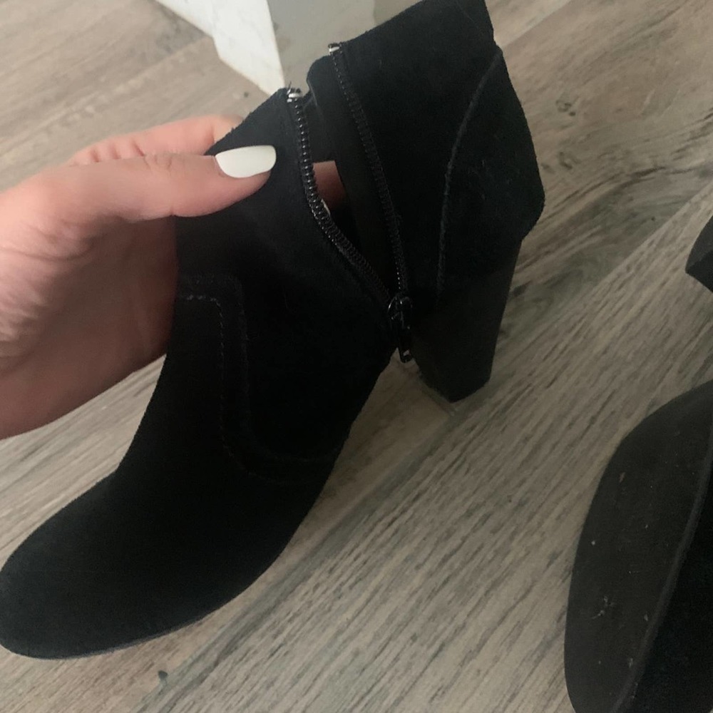 Aldo Black Suede Ankle Bootie Boots Low Heel Size 7 - Picture 4 of 6